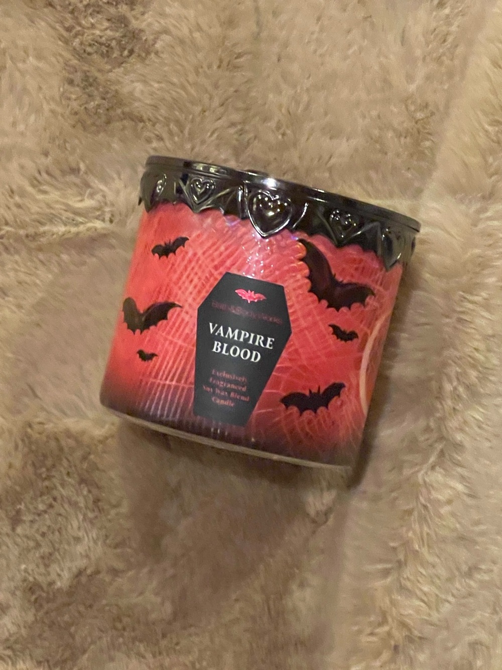 BBW BATH AND BODY WORKS VAMPIRE BLOOD HALLOWEEN CANDLE WITH TOPPER BATS HEARTS